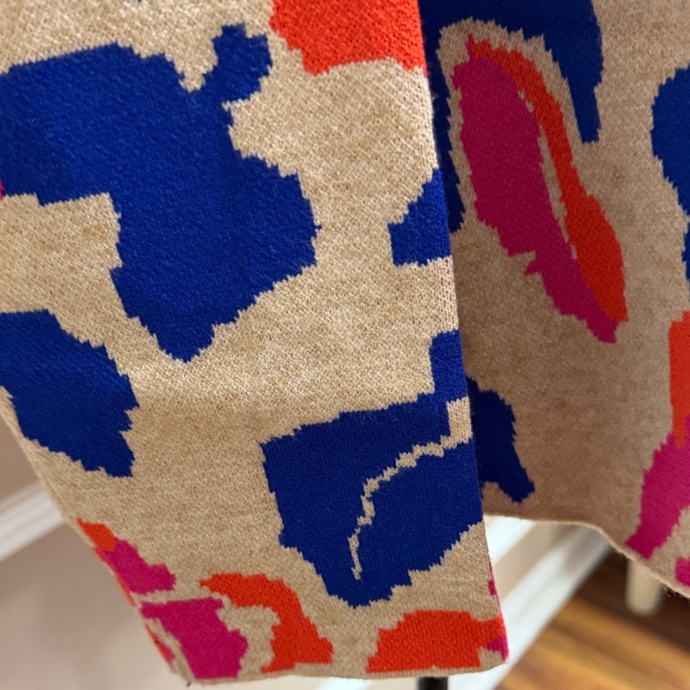 JODIFL Bold Floral Sweater in Pink, Blue, and Orange - Picture 4 of 11